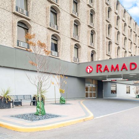 Ramada By Wyndham Saskatoon Hotel Buitenkant foto
