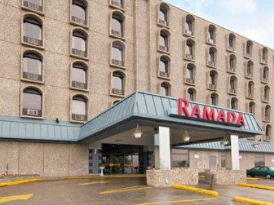 Ramada By Wyndham Saskatoon Hotel Buitenkant foto